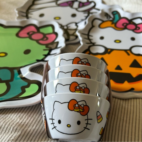 Hello Kitty Halloween Bundle - Picture 2 of 2